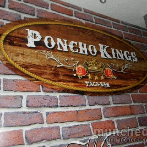 รูปภาพถ่ายที่ Poncho Kings โดย Manuel C. เมื่อ 3/15/2013