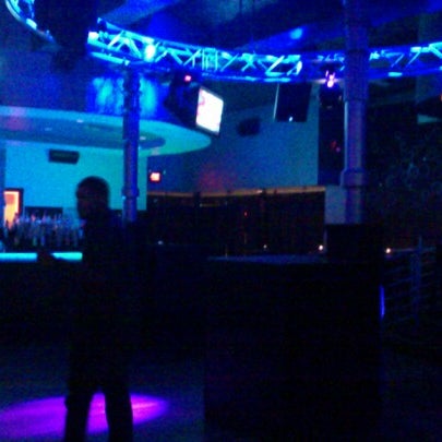 Снимок сделан в Suite Nightclub Milwaukee пользователем R C. 10/11/2012