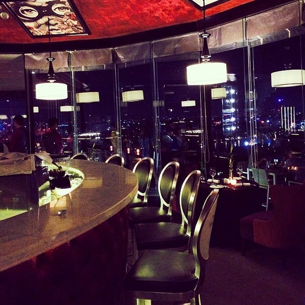 5/14/2014에 Gustavo L.님이 Cielo 13 Sky Bar &amp; Restaurant에서 찍은 사진