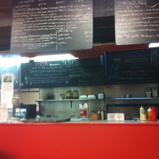 Foto diambil di Mama&#39;s Pizza Kitchen oleh Eat Shop Live Anacostia !. pada 12/6/2012