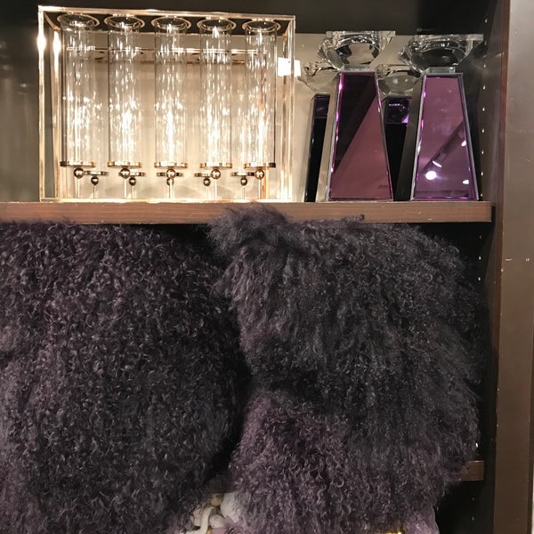 Z Gallerie 14006 Riverside Drive