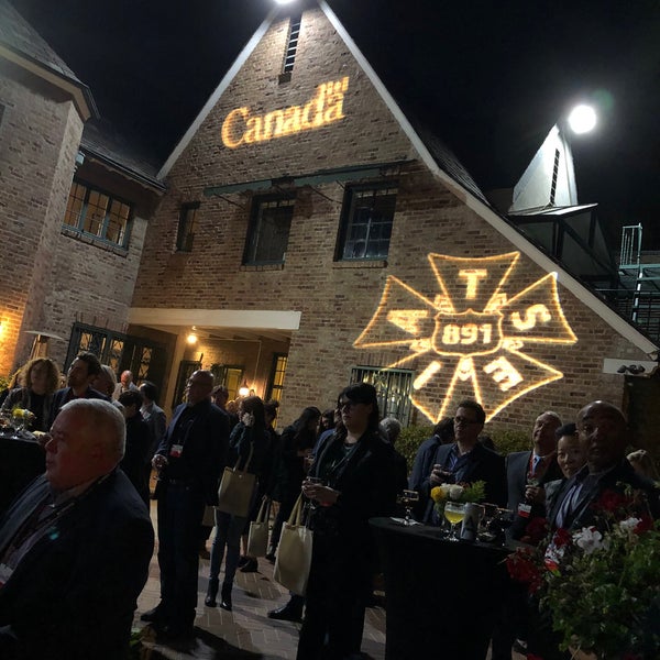 Official Residence of the Consul General of Canada Hancock Park Los