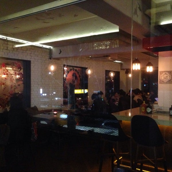 Foto diambil di Maron Kitchen &amp; Bar oleh Jun L. pada 2/28/2014
