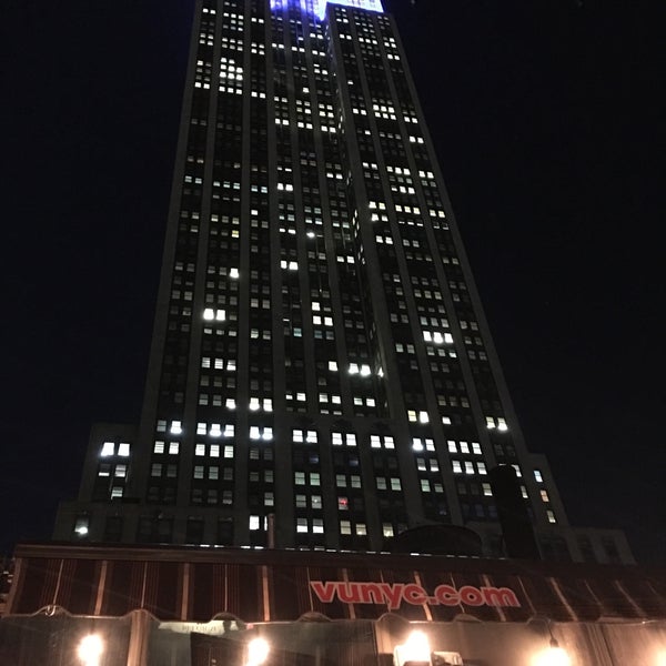 10/26/2016 tarihinde Eric H.ziyaretçi tarafından VU Bar NYC'de çekilen fotoğraf