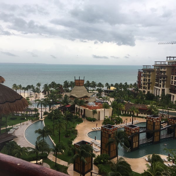 Foto tomada en Villa del Palmar Cancun Beach Resort &amp; Spa  por Scott R. el 6/21/2017