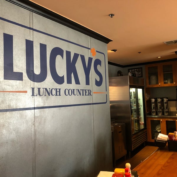 3/13/2018 tarihinde Jaron T.ziyaretçi tarafından Lucky&#39;s Lunch Counter'de çekilen fotoğraf