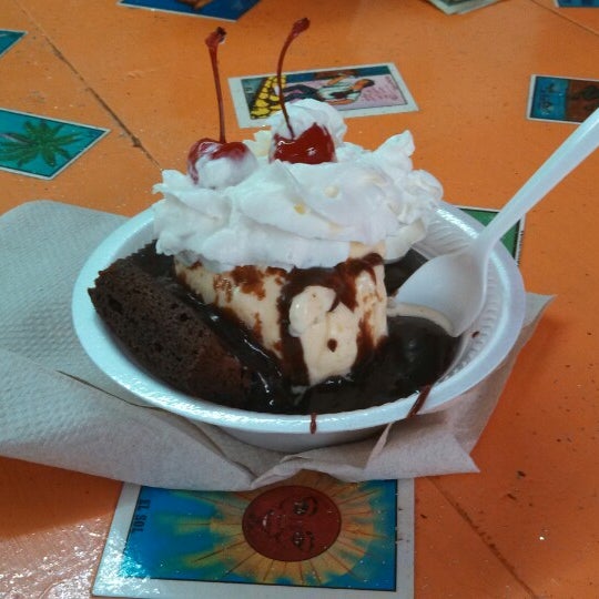 9/24/2013 tarihinde Amy D.ziyaretçi tarafından Desserted Island'de çekilen fotoğraf