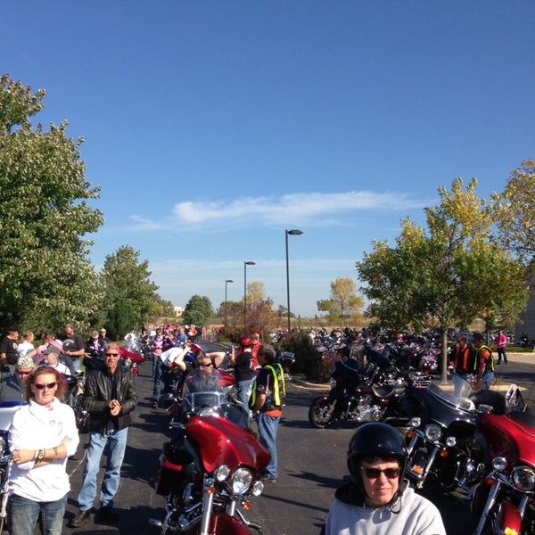 รูปภาพถ่ายที่ Wisconsin Harley-Davidson โดย Dan R. เมื่อ 9/28/2013