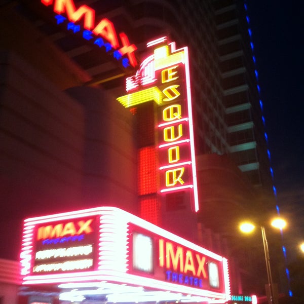 Foto scattata a Esquire IMAX Theatre da Amber M. il 4/19/2013