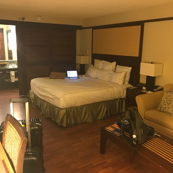 รูปภาพถ่ายที่ DoubleTree by Hilton Hotel Orlando at SeaWorld โดย Nando D. เมื่อ 8/18/2017