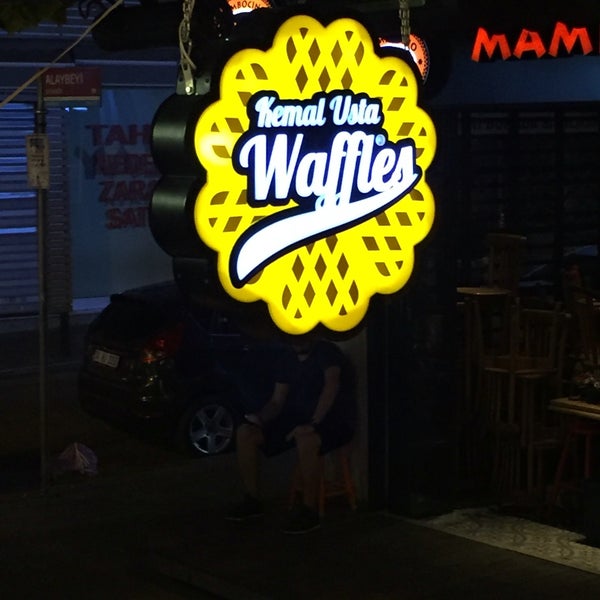 9/1/2016에 ZUZU님이 Kemal Usta Waffles에서 찍은 사진