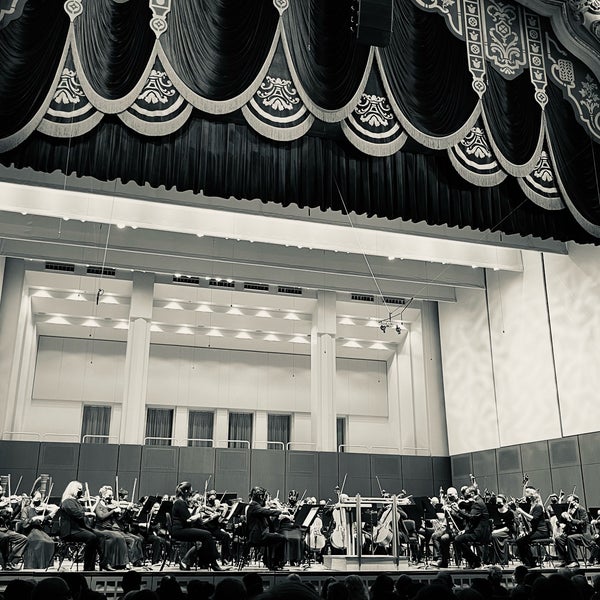 Foto tirada no(a) Arlene Schnitzer Concert Hall por Michael H. em 5/16/2022