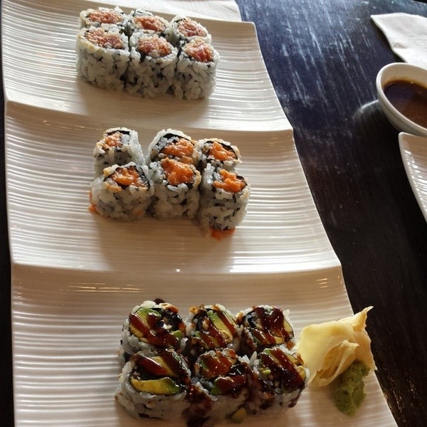 5/24/2014 tarihinde Christina T.ziyaretçi tarafından Aji Sushi House'de çekilen fotoğraf