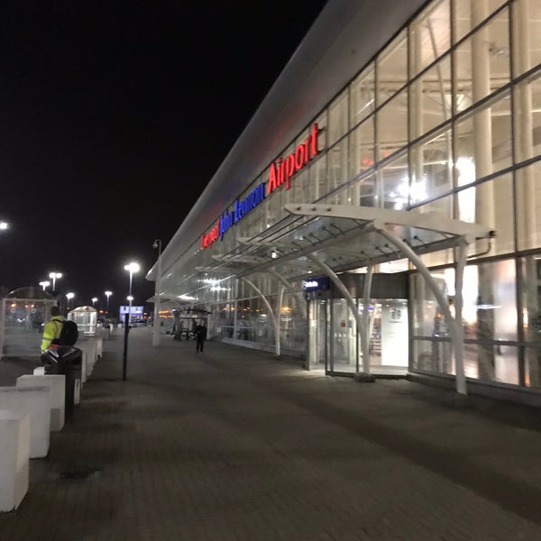 Foto tirada no(a) Liverpool John Lennon Airport (LPL) por Muhammad F. em 6/25/2021