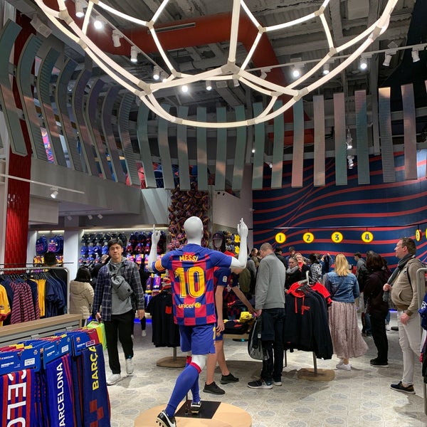 Automatisch Gaan wandelen Marty Fielding F.C. Barcelona Store - El Barri Gòtic - 172 visitors