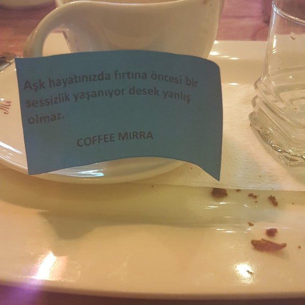 10/26/2017 tarihinde Çiyaziyaretçi tarafından Coffee Mırra'de çekilen fotoğraf