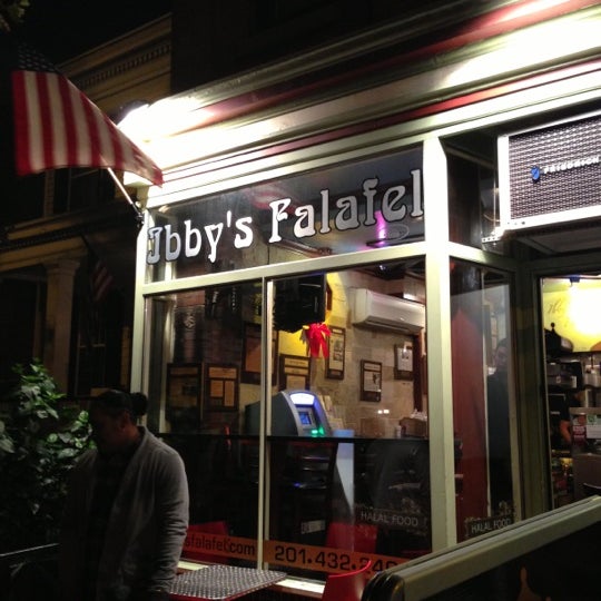 Foto tirada no(a) Ibby&#39;s Falafel por Chingsterz em 10/19/2012