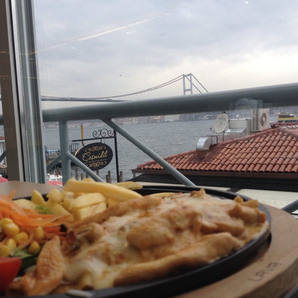 Das Foto wurde bei Çeşmîdil Cafe &amp; Restaurant von Mert G. am 12/26/2014 aufgenommen