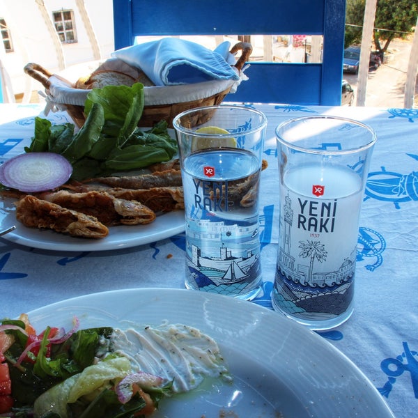 รูปภาพถ่ายที่ ÇimÇim Restaurant โดย umut g. เมื่อ 5/13/2018