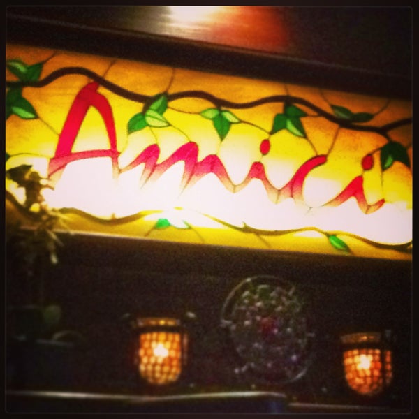 Foto diambil di Amici Restaurant oleh Briana L. pada 4/20/2013