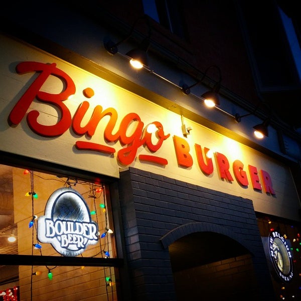 Foto tirada no(a) Bingo Burger por Todd F. em 2/21/2015
