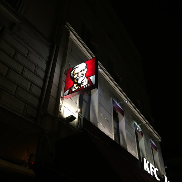 Photo taken at KFC by Ike E. on 9/21/2015