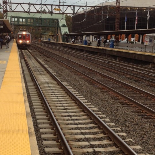 Metro North Greenwich Station Train Station in Greenwich