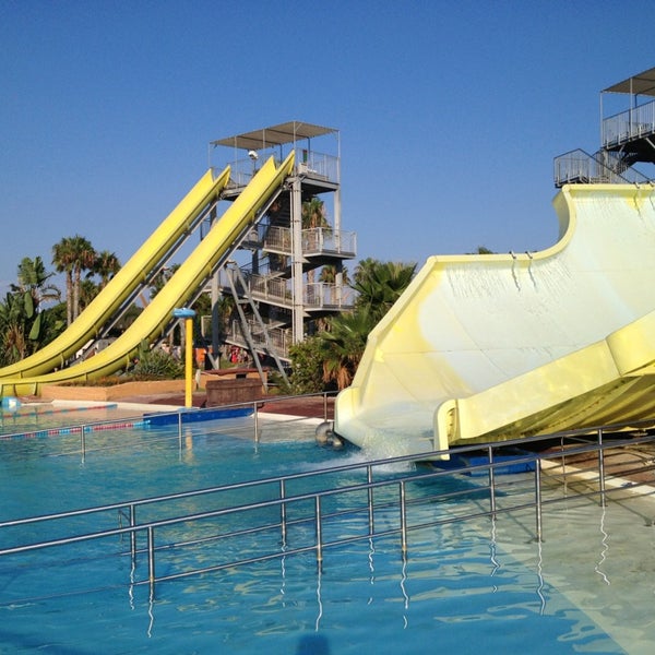 Aquapolis. Аквапарк в акваполисе псков. Aquapolis лого. Ла пинеда аквапарк. Аквапарк в болгарии акваполис.