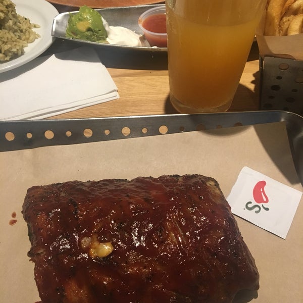 Photo taken at Chili&#39;s Grill &amp; Bar by Maka on 8/11/2017