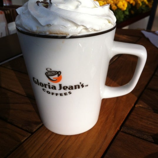 Photo taken at Gloria Jean&#39;s Coffees by Mehmet Y. on 11/17/2012