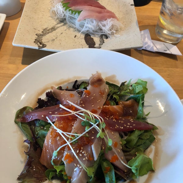 Снимок сделан в Summer Fish &amp; Rice Sushi пользователем Sami S. 8/16/2018