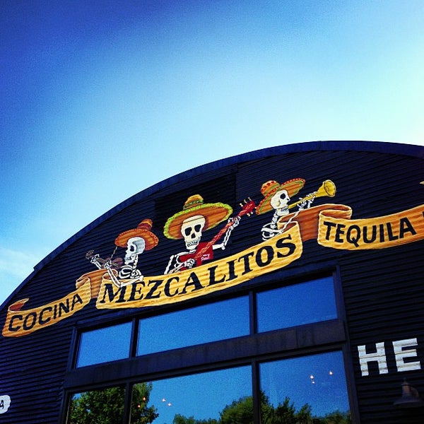 Снимок сделан в Mezcalito&#39;s Cocina &amp; Tequila Bar пользователем Joey T. 5/26/2013