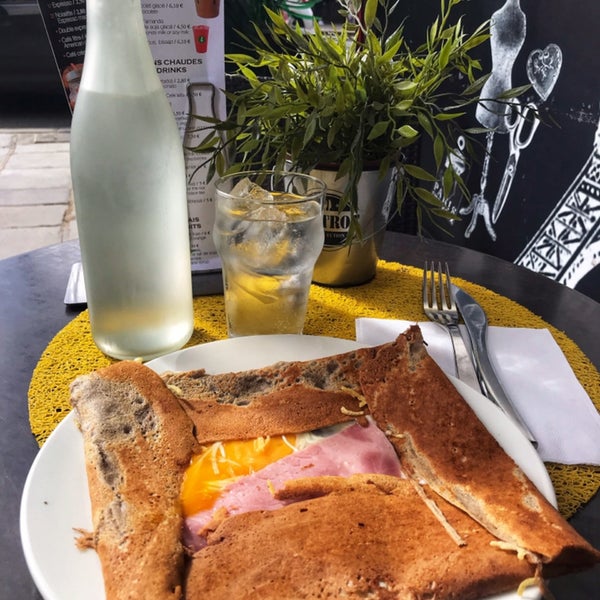 Photo taken at Coffee Crêpes by Demre S. on 3/10/2019