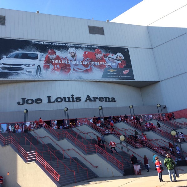 รูปภาพถ่ายที่ Joe Louis Arena โดย Kyle เมื่อ 4/8/2017