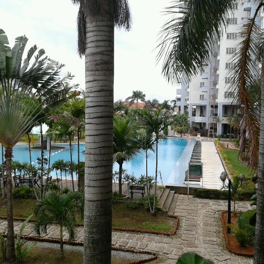 Photos At De Summit Condo Poolside Pool