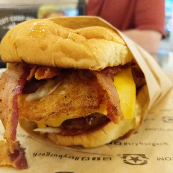 6/20/2018 tarihinde Tak Y.ziyaretçi tarafından BurgerFi'de çekilen fotoğraf