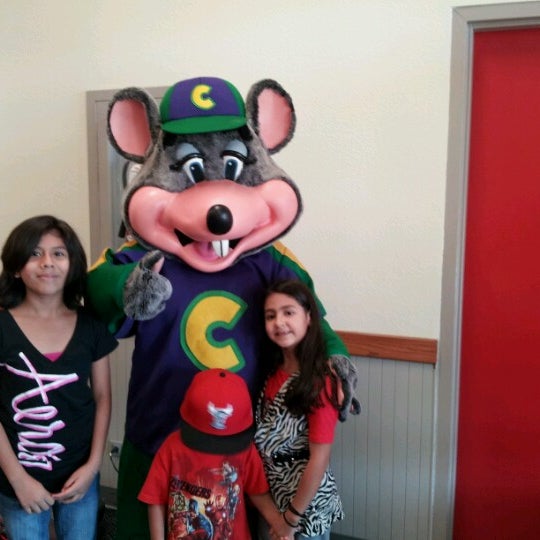 Foto diambil di Chuck E. Cheese oleh Rosa P. pada 9/29/2012.