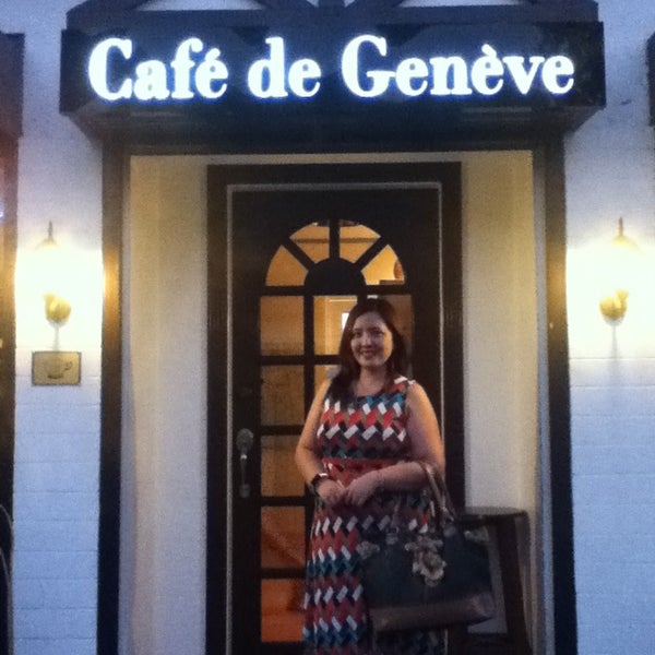 Das Foto wurde bei Cafe de Geneve von Oh Leah D. am 2/24/2014 aufgenommen
