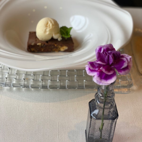 カフェドサンティエ French Restaurant