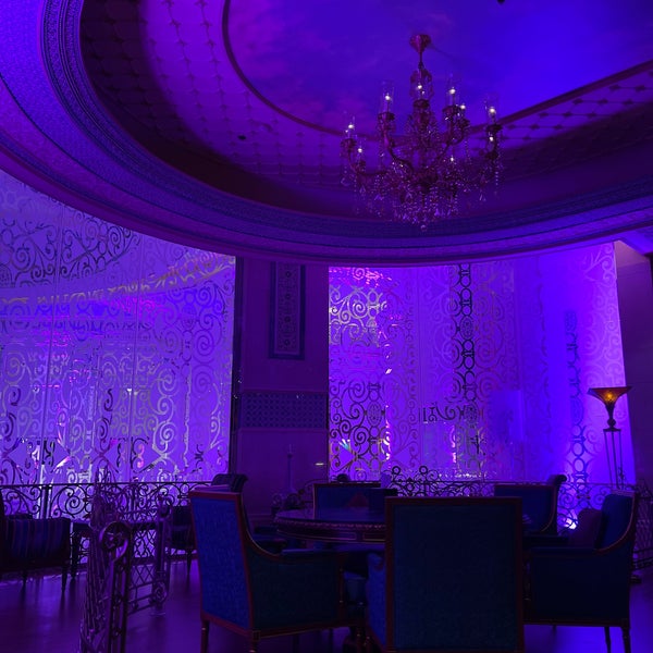 11/29/2023 tarihinde Mohammadziyaretçi tarafından Turquoise Cigar Lounge - Ritz Carlton'de çekilen fotoğraf