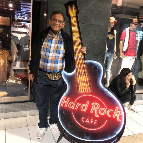 Photo taken at Hard Rock Cafe Santiago by Mahaveer C. on 5/5/2019