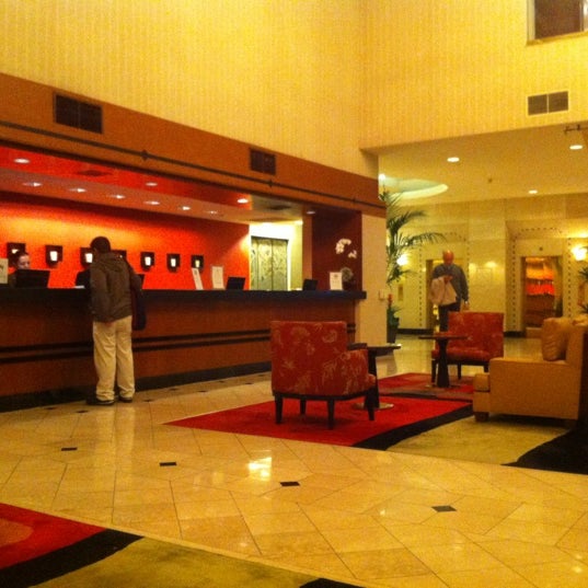 Photo taken at Hilton Woodland Hills/Los Angeles by Rogel C. on 11/10/2012