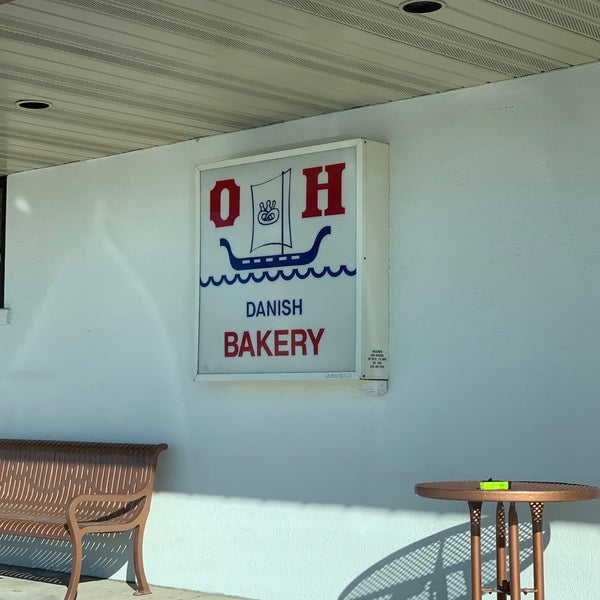 Снимок сделан в O&amp;H Danish Bakery пользователем Katrina K. 3/6/2019
