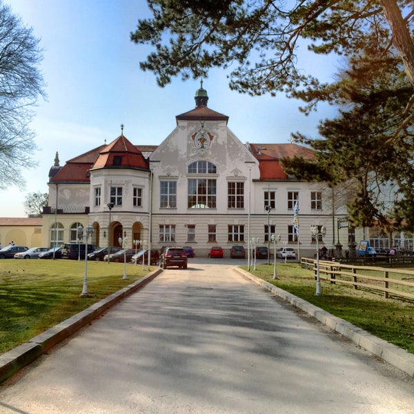 Photo taken at Augustiner Schützengarten by Markus K. on 3/18/2015