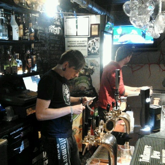 10/10/2012 tarihinde Karolis J.ziyaretçi tarafından Pogo pub'de çekilen fotoğraf