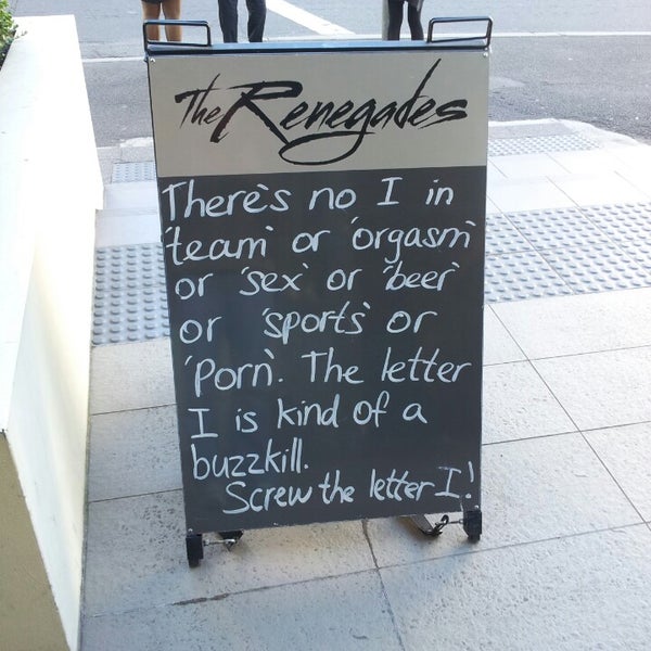 Foto diambil di The Renegades Cafe &amp; Wine Bar oleh Maria A. pada 7/11/2014