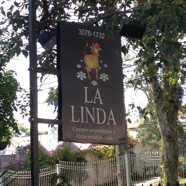 รูปภาพถ่ายที่ La Linda โดย Andre C. เมื่อ 4/3/2016