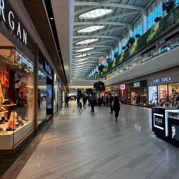 Photo taken at Mall of Antalya by ECC ϜϓſϞ on 1/8/2023