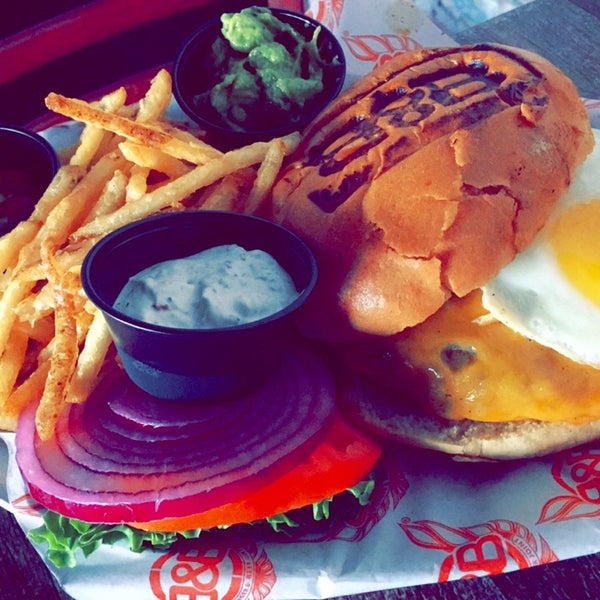 8/3/2015 tarihinde Abdullahziyaretçi tarafından Burger &amp; Beer Joint'de çekilen fotoğraf