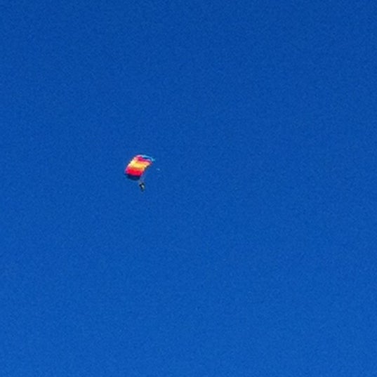 Foto tirada no(a) NorCal Skydiving por Ghsn0 em 10/28/2012